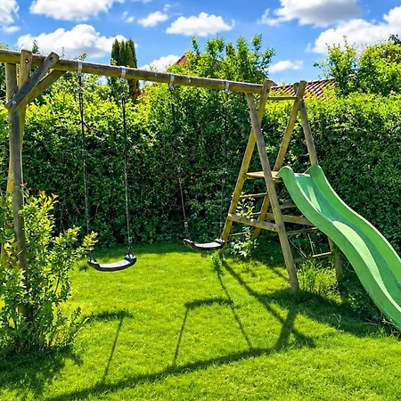 3 Bedroom Amazing In Holiday home